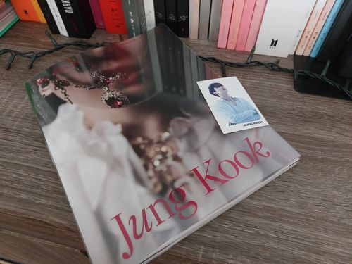 Customer photo review of [3RD PRE-ORDER] JUNGKOOK - SPECIAL 8 PHOTO-FOLIO ME, MYSELF, AND JUNG KOOK TIME DIFFERENCE