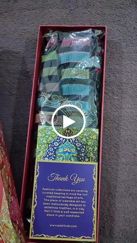 Customer video review of Pashtush Mens Woven Ethnic Stole, Extra Soft Bamboo Fibre