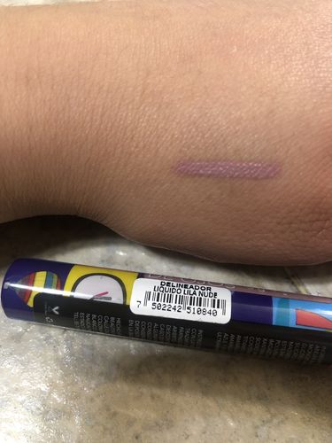 Customer photo review of Delineador de Ojos Lila Nude