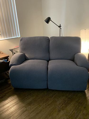 Customer photo review of 「🎉CYBER WEEK 40% OFF」4/6/8 Pieces Stretch Non-Slip Recliner Chair Cover