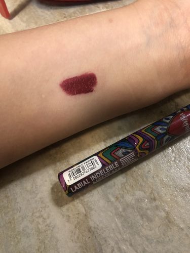 Customer photo review of Labial Indeleble Olé! Pasión, 4.5 g