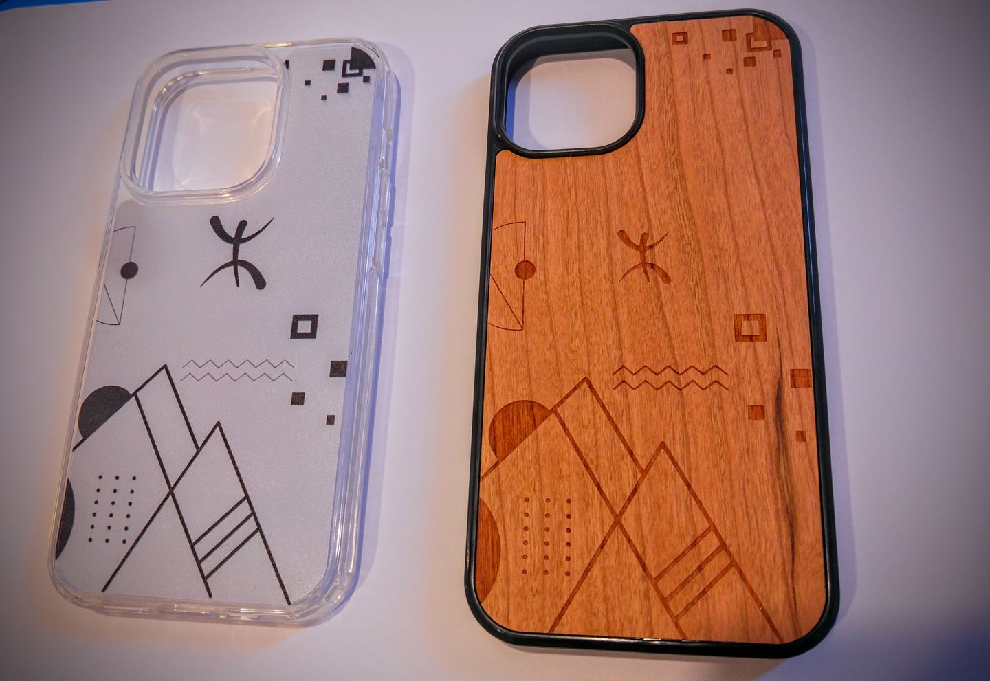 Customer photo review of Coque  ⵣ 'yaz' pour iPhone