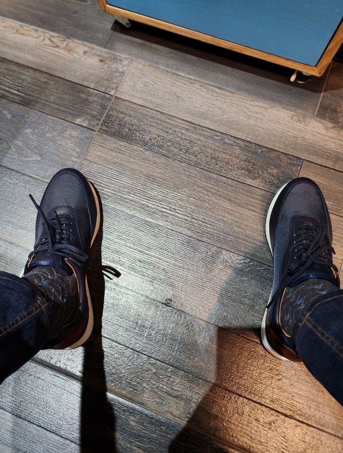 Customer photo review of JAVELIN. SNEAKERS CASUAL AZUL