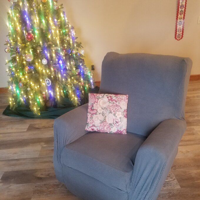 Customer photo review of 「🎉CYBER WEEK 40% OFF」4/6/8 Pieces Stretch Non-Slip Recliner Chair Cover