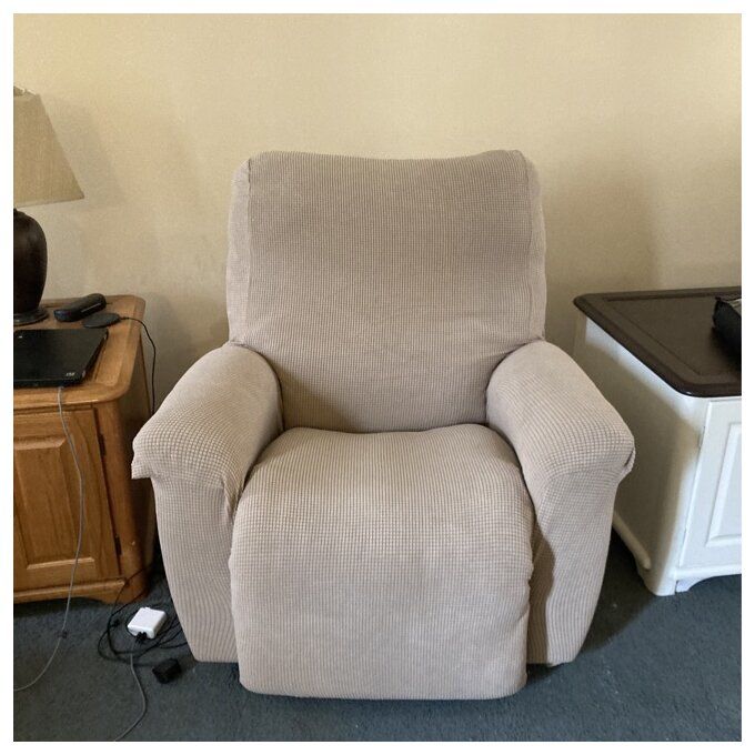 Customer photo review of 「🎉CYBER WEEK 40% OFF」4/6/8 Pieces Stretch Non-Slip Recliner Chair Cover
