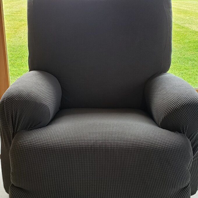 Customer photo review of 「🎉CYBER WEEK 40% OFF」4/6/8 Pieces Stretch Non-Slip Recliner Chair Cover