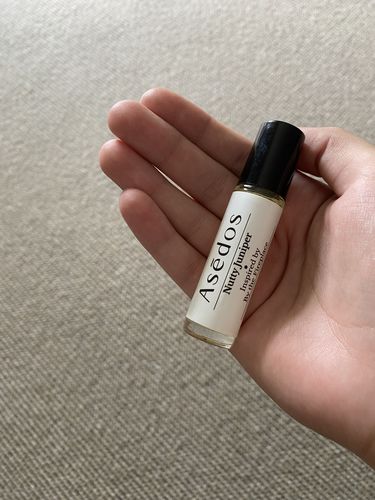 Customer photo review of NUTTY JUNIPER PERFUME OIL