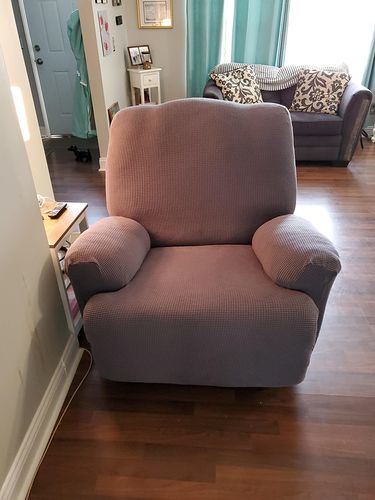 Customer photo review of 「🎉CYBER WEEK 40% OFF」4/6/8 Pieces Stretch Non-Slip Recliner Chair Cover