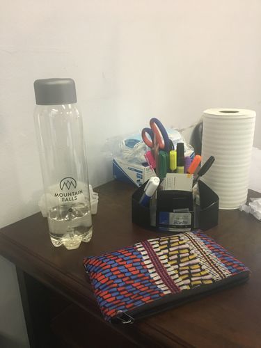Customer photo review of 1L Sparkling Mineral Water - ZEROPET Bottle (Pack of 12)
