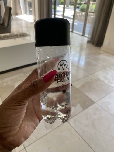 Customer photo review of 330ml Still Mineral Water- ZEROPET Bottle (Pack of 24)