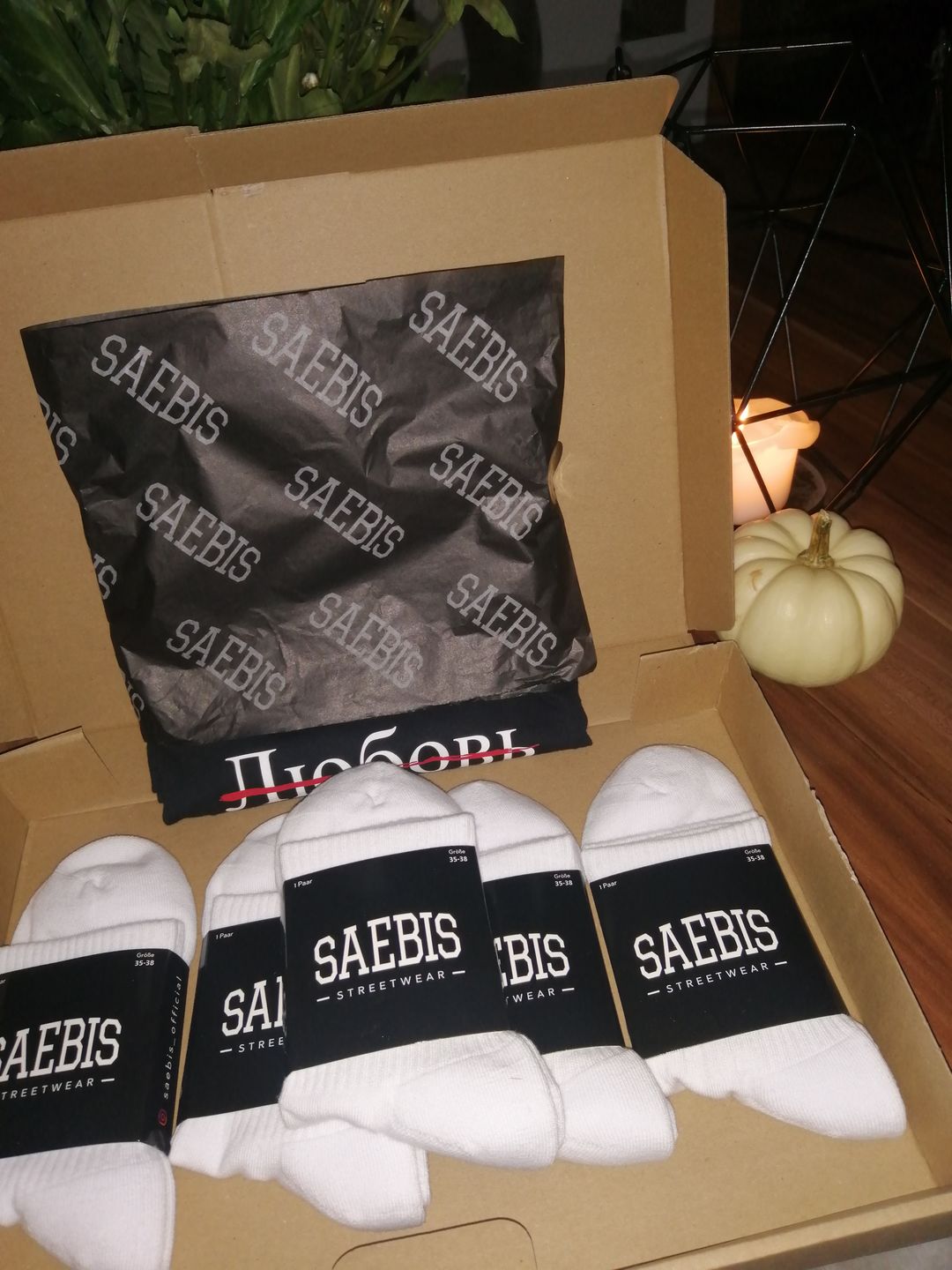 Customer photo review of SAEBIS® 5er SET weiße Retro Sport Socken mit schwarzen Streifen