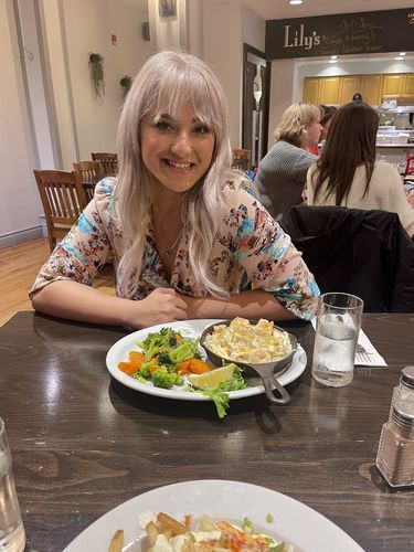 Customer photo review of Full Shine Tape in Hair Extensions 100% Virgin Human Hair Platinum Blonde (#60)