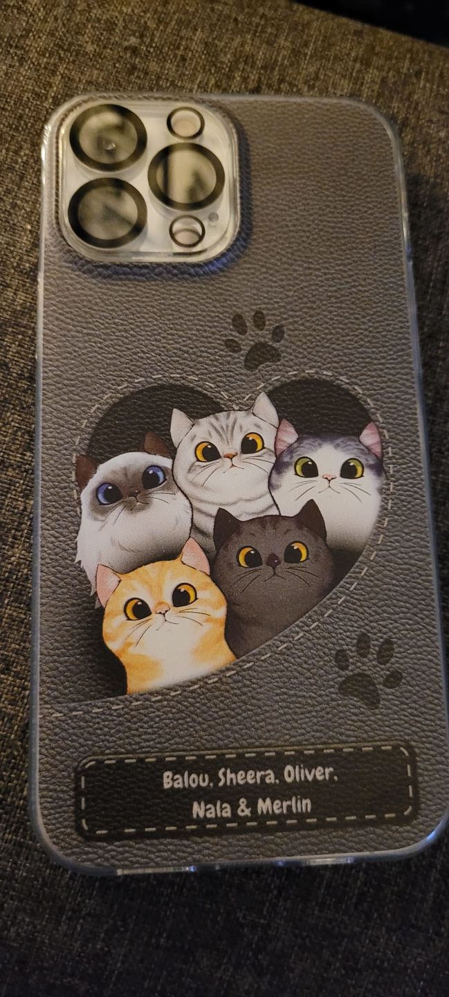 Customer photo review of Katzenherz Lederoptik  - Individuelle Handyhülle
