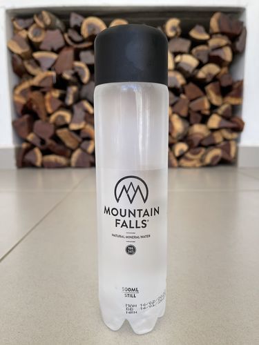 Customer photo review of 330ml Still Mineral Water- ZEROPET Bottle (Pack of 24)
