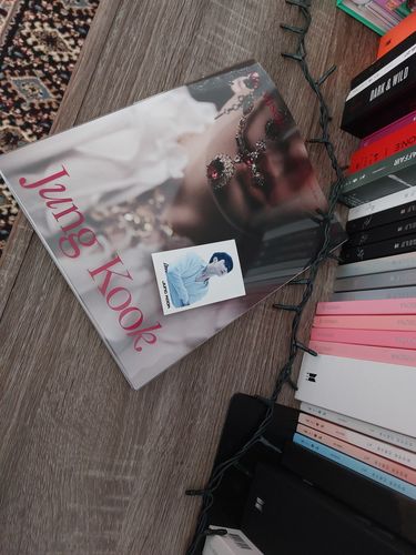 Customer photo review of [3RD PRE-ORDER] JUNGKOOK - SPECIAL 8 PHOTO-FOLIO ME, MYSELF, AND JUNG KOOK TIME DIFFERENCE