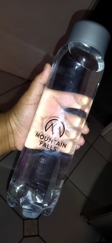 Customer photo review of 1L Sparkling Mineral Water - ZEROPET Bottle (Pack of 12)