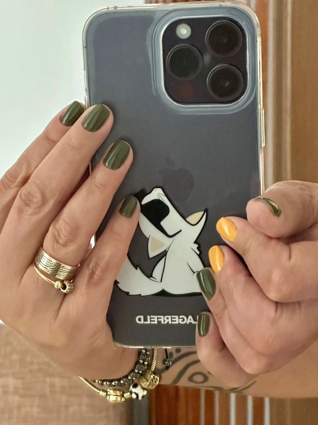 Customer photo review of Lac gel  Studios Didier - Deep Olive, 8ml