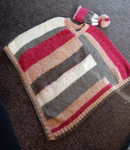 Customer photo review of 2022 Special Edition Shawl Knitting/Crochet Box!