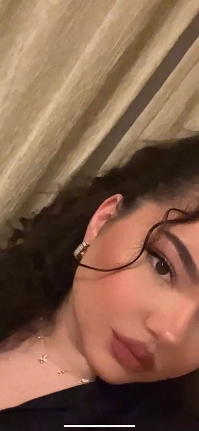 Customer photo review of Icy Baguette Ohrstecker | 18K vergoldet