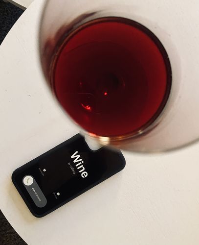 Customer photo review of WINE IS CALLING - Premium Hülle iPhone