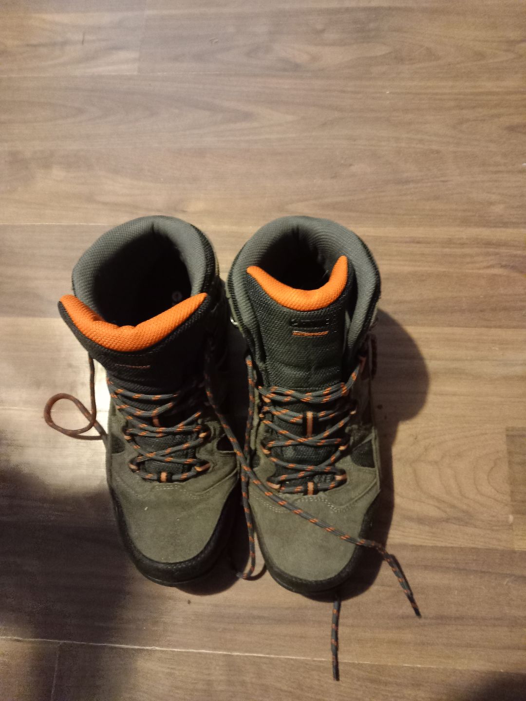 Customer photo review of Hi-Tec Mens Bandera II WP - Char/Graph/Burnt Orange