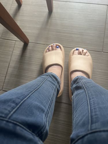 Customer photo review of The Cushy Slides™