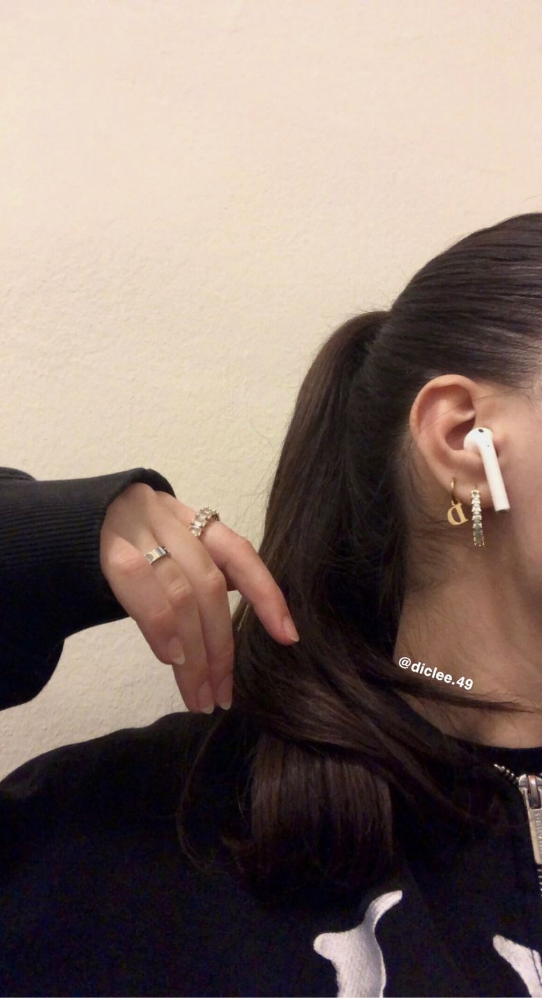 Customer photo review of Arianna Ohrstecker | 18K vergoldet