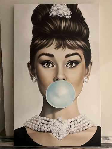 Customer photo review of 'Audrey Hepburn' Framed Canvas