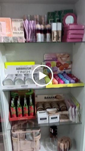 Customer video review of Curso Online Maquillaje Básico Completo | Escuela Cosméticos al por Mayor