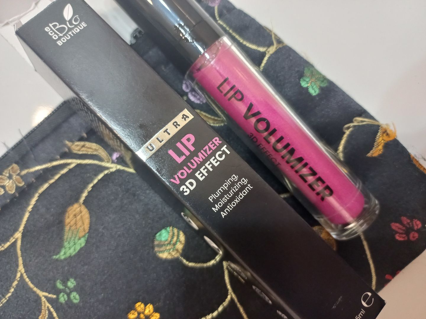 Customer photo review of Lip Volumizer - 3D Effect
