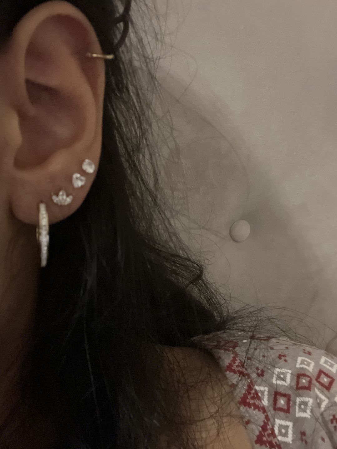 Customer photo review of Bright Heart Ohrstecker | 18K vergoldet