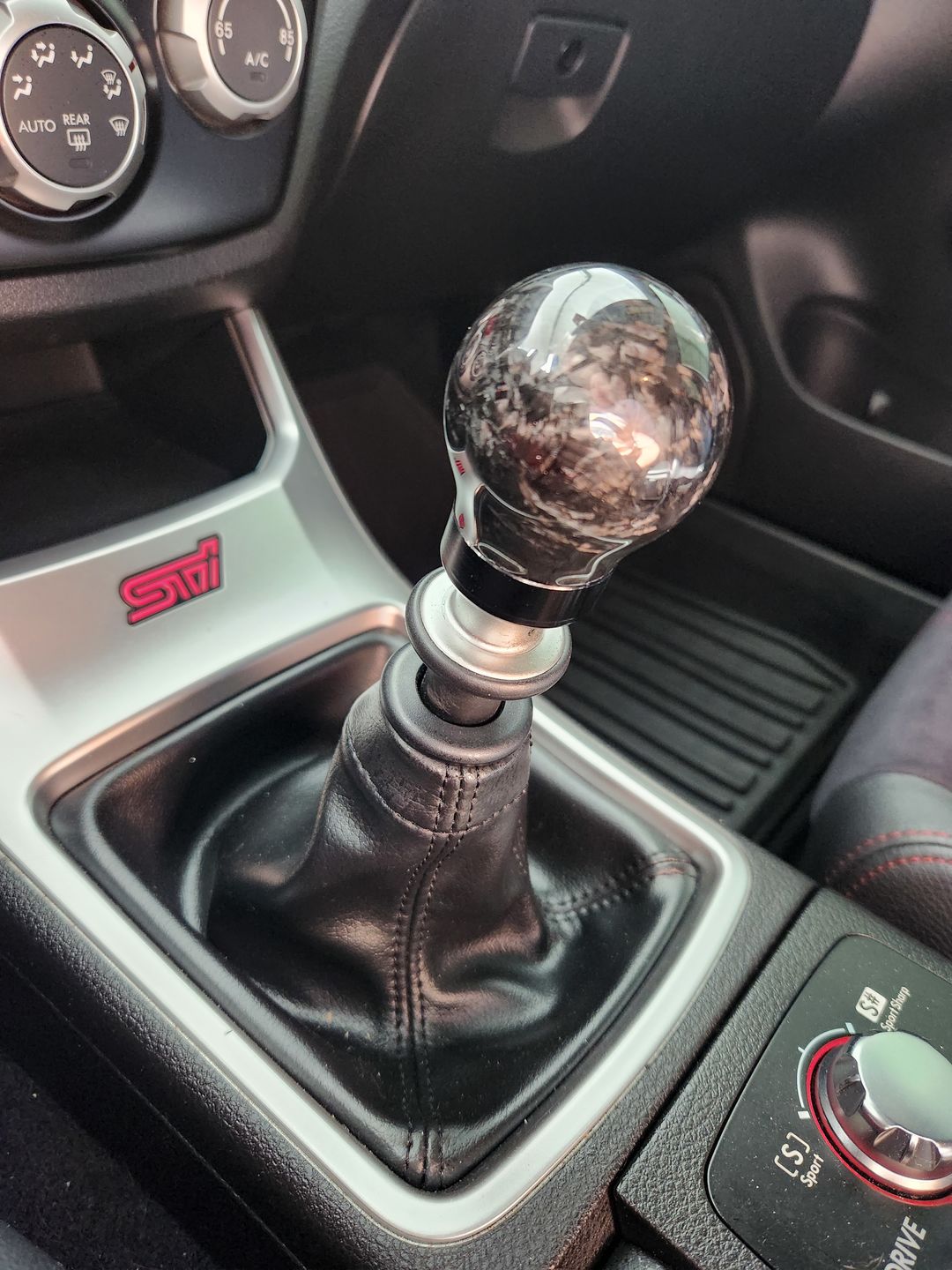 Customer photo review of Weighted Forged Carbon Fiber Shift Knob