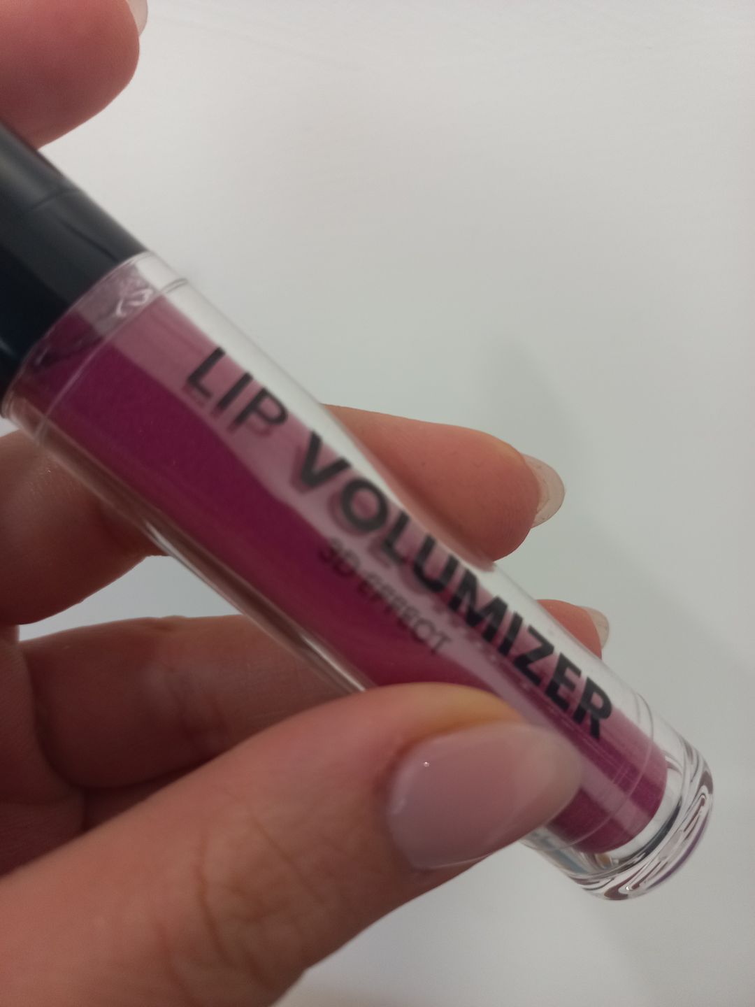 Customer photo review of Lip Volumizer - 3D Effect