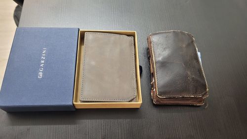 Customer photo review of Essenziale Magic Coin Wallet
