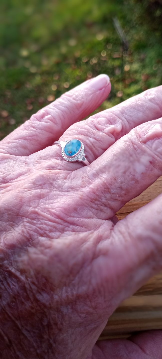 Customer photo review of Braided Oval Ring with Cremation Ashes