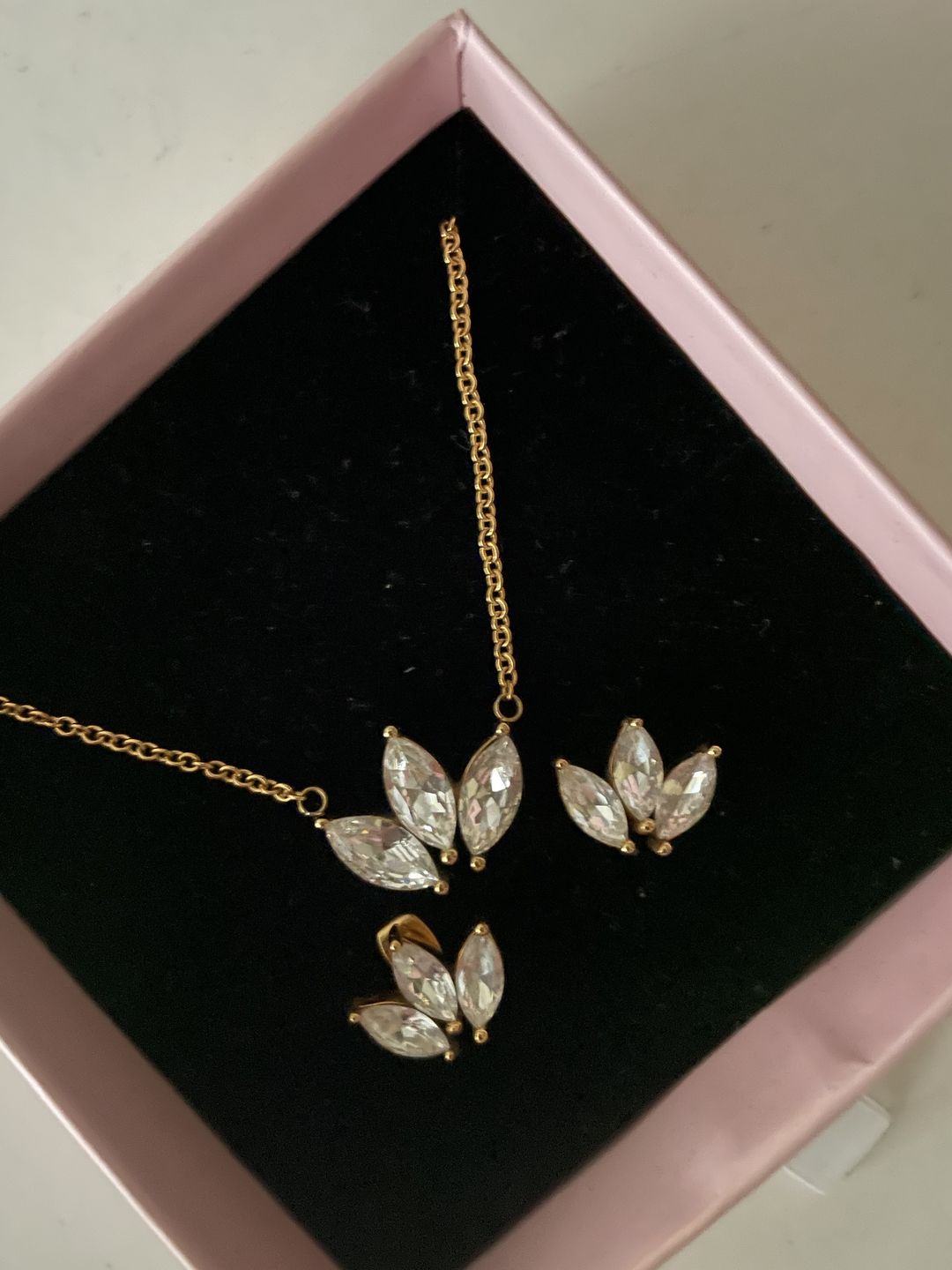 Customer photo review of Lotus Halskette | 18K vergoldet