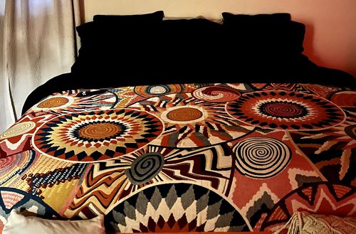 Customer photo review of 5 Layers Cotton Queen Throw Bed Cover 100% cotton Muslin Sofa Throw Boho Decor