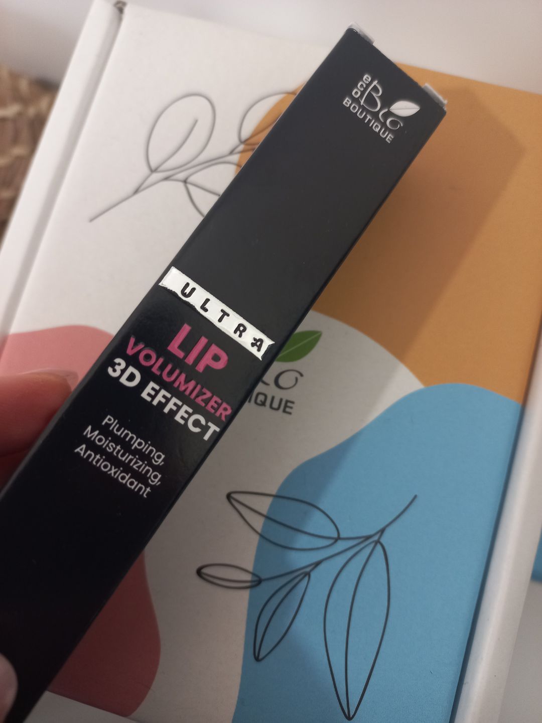 Customer photo review of Lip Volumizer - 3D Effect