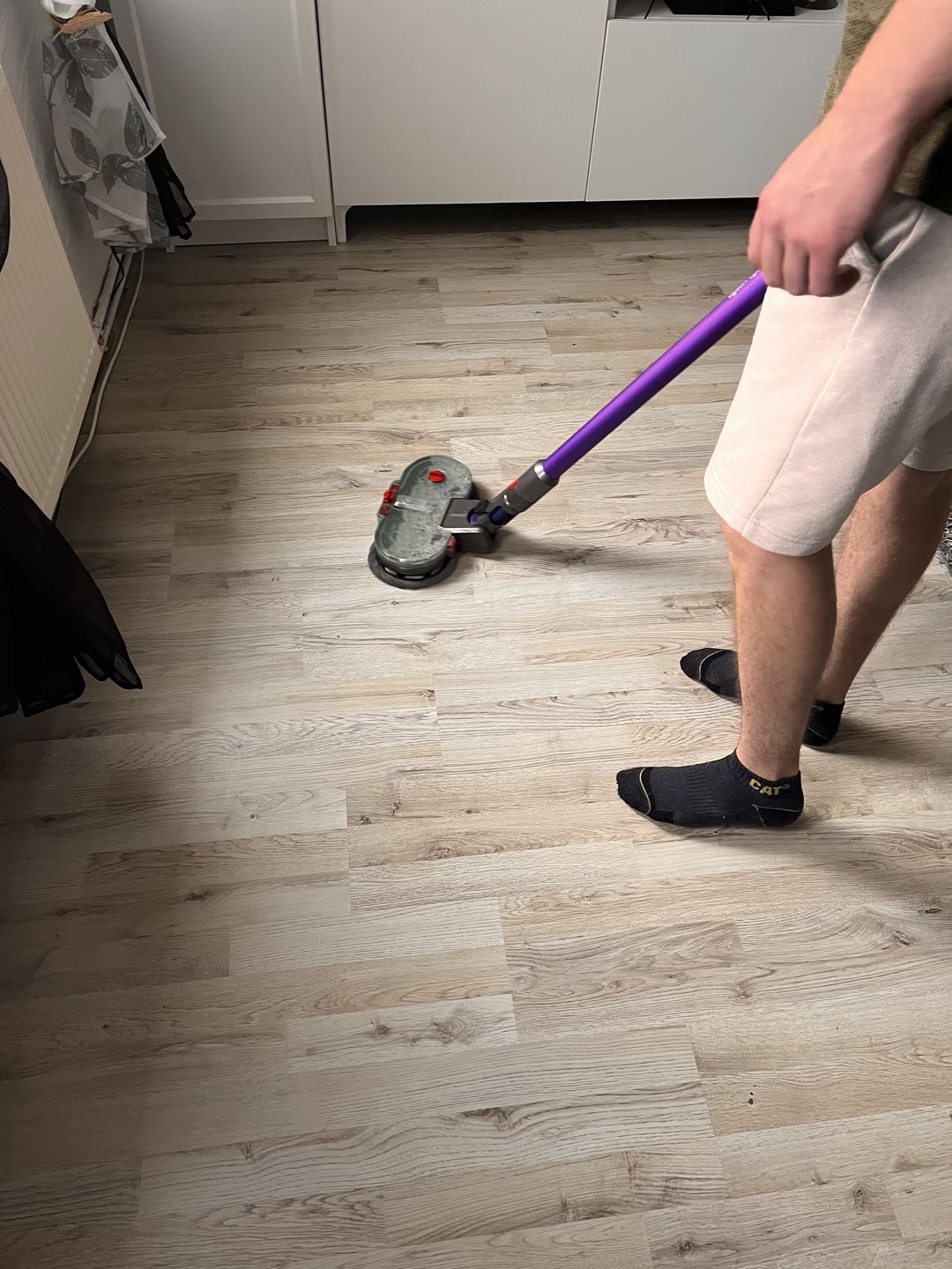 Customer photo review of Elektrischer Wischaufsatz passend für Dyson V7/ V8/ V10/ V11/ V15 (2 Wischpads inkl.)