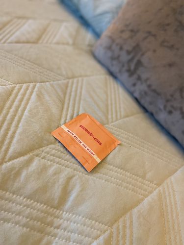 Customer photo review of Mango Flavored Wipes Box of 10