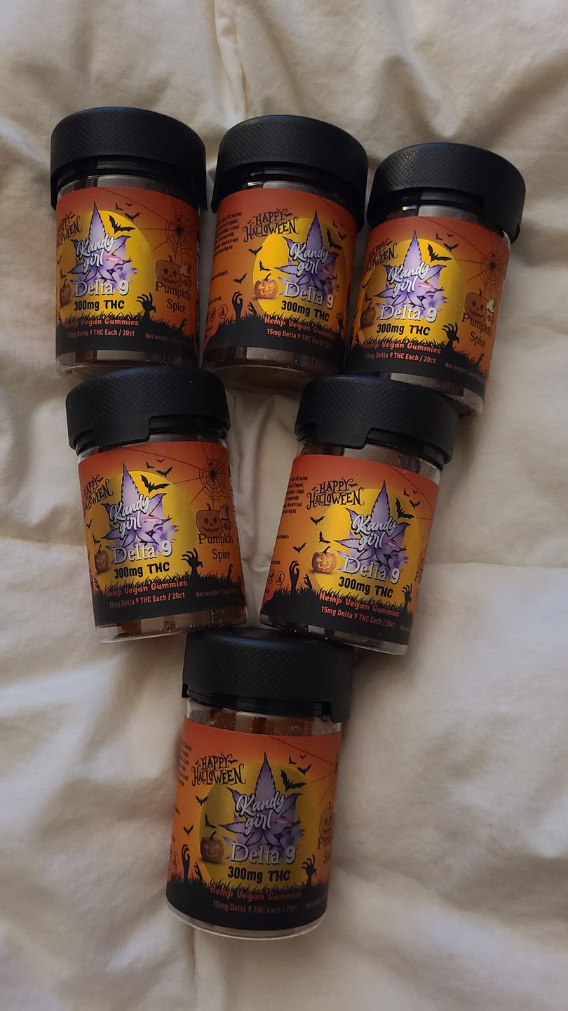 Customer photo review of LIMITED HALLOWEEN EDITION PUMPKIN SPICE SIX BOTTLE BUNDLE (DELTA-9 THC 1800MG)