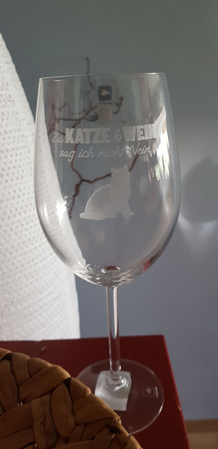 Customer photo review of Zu Katze und Wein sag ich nicht nein - Individuelles Weinglas
