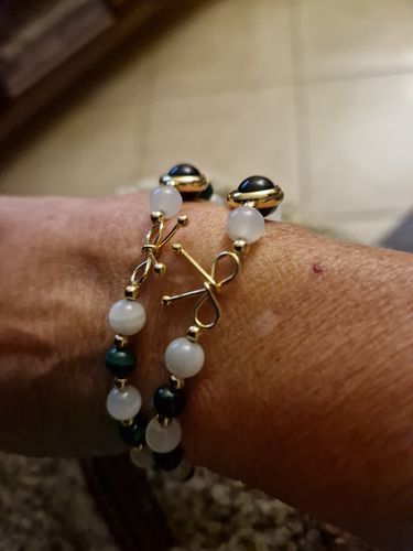 Customer photo review of Bracelet anti-douleur en malachite et pierre de lune | Or fin