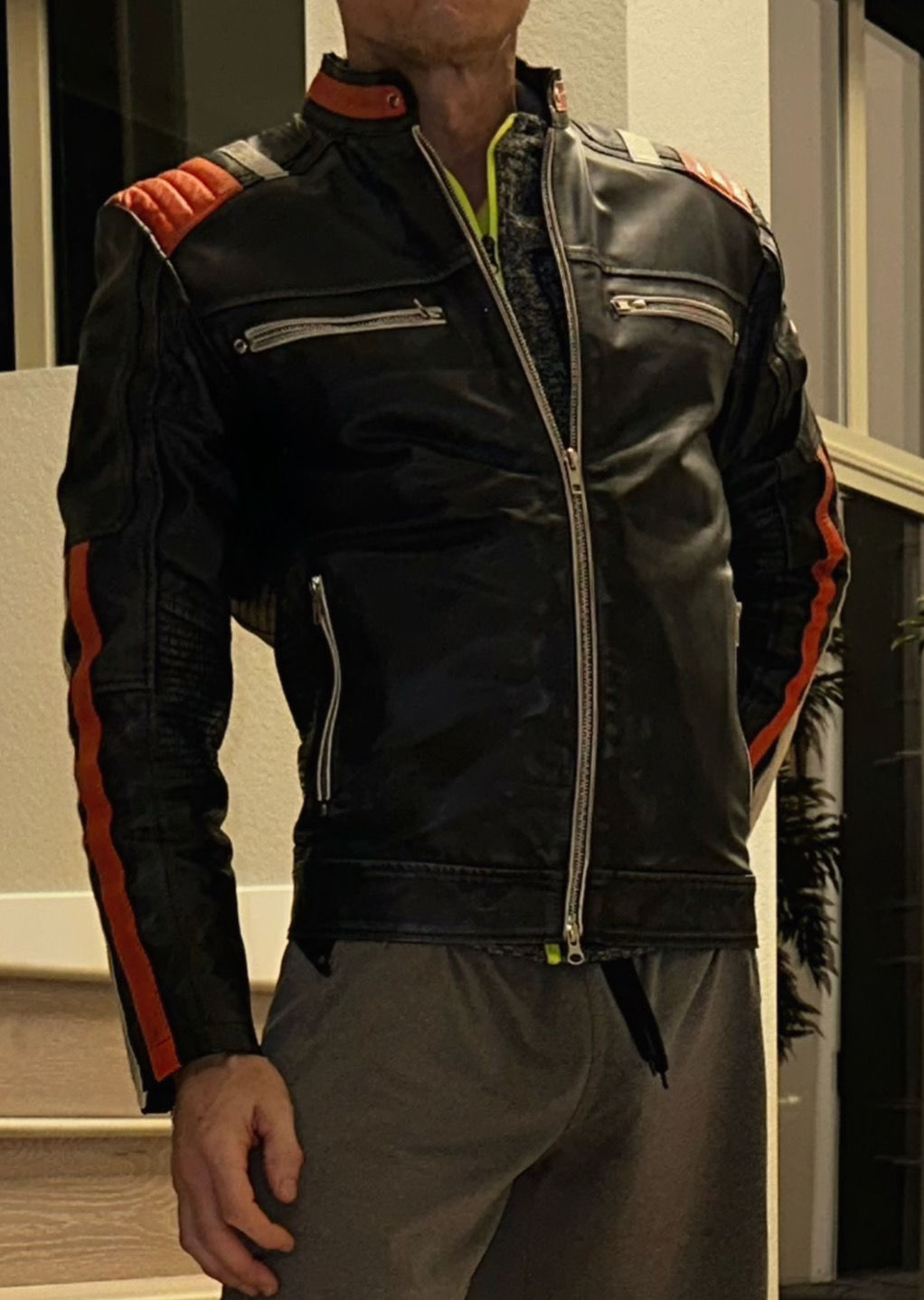 Customer photo review of James Men's Vintage Motorcycle Leather Jacket