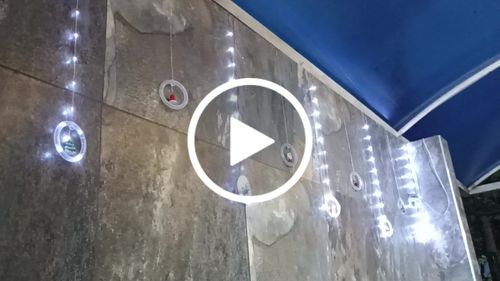 Customer video review of CORTINA PERSONAJES NAVIDEÑOS LED