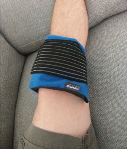 Customer photo review of GelpacksDirect Knee Ice Pack Wrap (Gel Pack with Compression Strap, Reusable Heated Knee Pads) - Hot and Cold Packs (13 x 26 cm) for Knee Pain Injuries