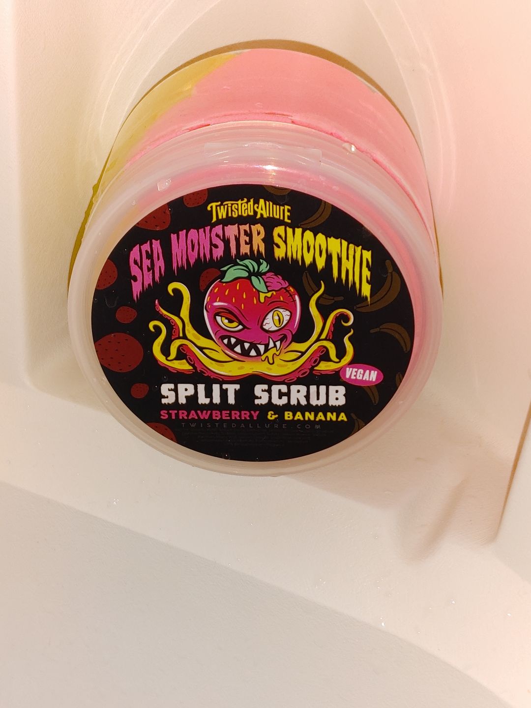 Customer photo review of Sea Monster Smoothie Split Scrub
