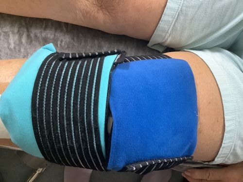 Customer photo review of GelpacksDirect Knee Ice Pack Wrap (Gel Pack with Compression Strap, Reusable Heated Knee Pads) - Hot and Cold Packs (13 x 26 cm) for Knee Pain Injuries