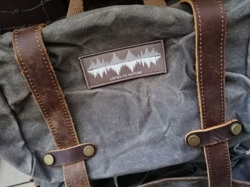 Customer photo review of SMALL PATCH Listen To Nature Weiss (olivgrau)
