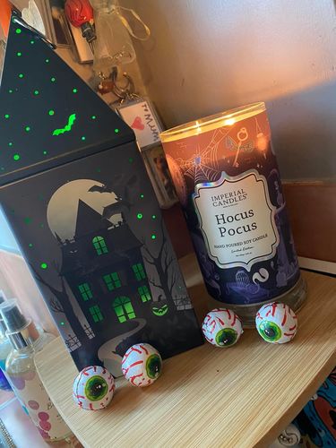 Customer photo of the Hocus Pocus candle from Ema S.